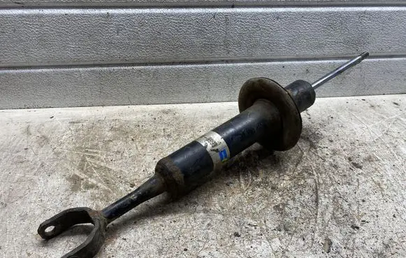Volkswagen PASSAT B5 Front shock absorber/damper