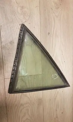Lexus IS 200-300 Rear vent window glass 07000787111 43R00033
