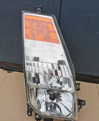 Nissan Cab Star Headlight/headlamp 89320821