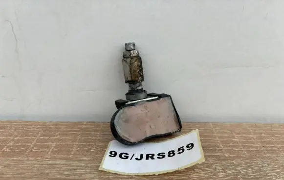 BMW 1 F20 F21 Tire pressure sensor 6855539