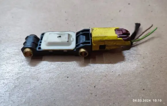 Audi A4 S4 B7 8E 8H Airbag deployment crash/impact sensor 8E0959643B