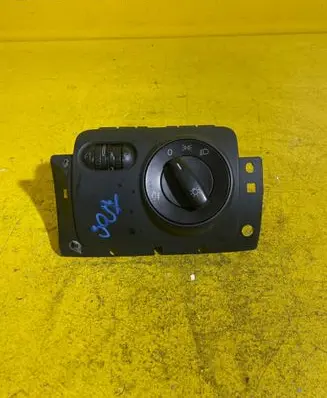 Volkswagen Golf VI Tailgate/trunk/boot open switch RZ1R1P4K3