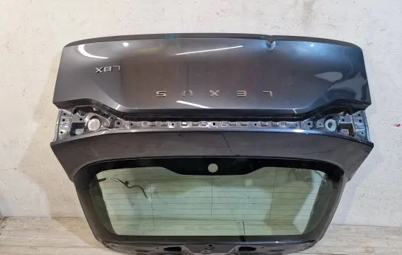 Lexus LBX Tailgate/trunk/boot lid