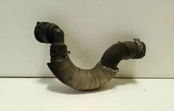 Volkswagen Polo V 6R Engine coolant pipe/hose