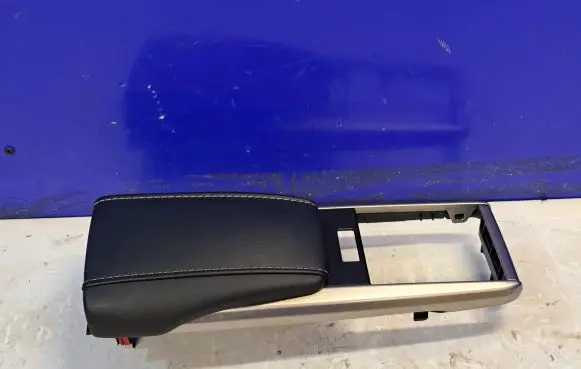 Lexus RX 450H Armrest 5882248110 5884448100