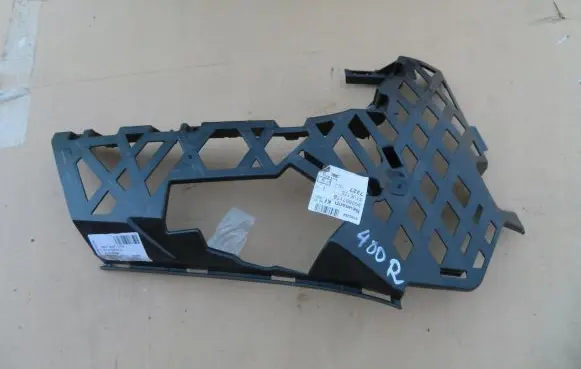 Volkswagen PASSAT B8 Front bumper mounting bracket 3G0807178