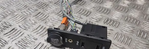 Jaguar XF X250 AUX in-socket connector A2C5336865900