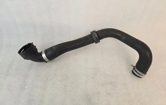 Volvo XC60 Engine coolant pipe/hose 32252070