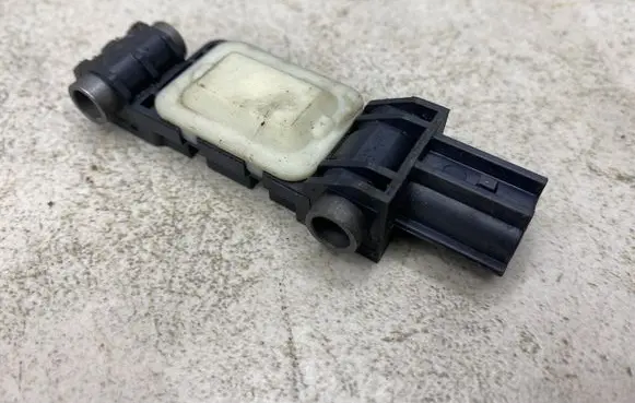 Audi A4 S4 B7 8E 8H Airbag deployment crash/impact sensor 8E0959651A 110507 601642