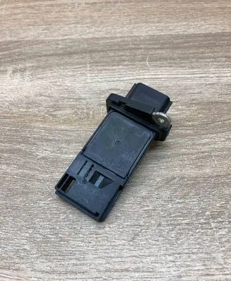 Nissan Qashqai Mass air flow meter AFH70M38 226807S000