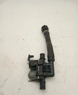 BMW X5 F15 Coolant heater control valve 9197085