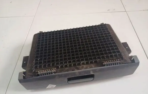 Volkswagen Touran I Glove box 1t0881580