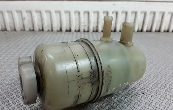 Power steering fluid tank/reservoir