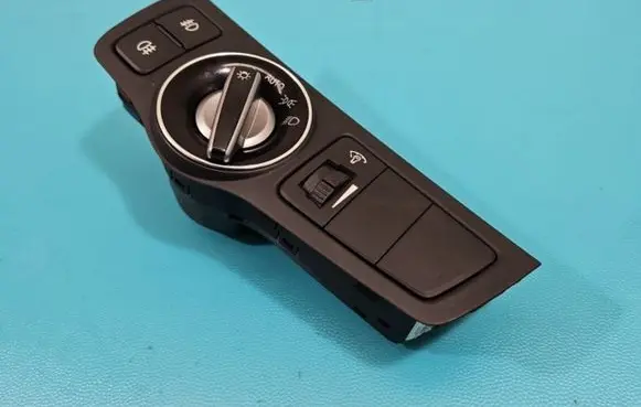 Hyundai i40 Light switch 93300-3Z050 IMPRK1419185
