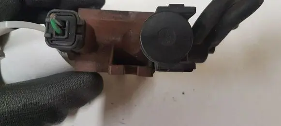 Ford Focus C-MAX Turbo solenoid valve 6G9Q9E882CA 70177100