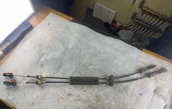 Gear shift cable linkage