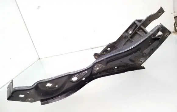 Headlight/headlamp mounting bracket