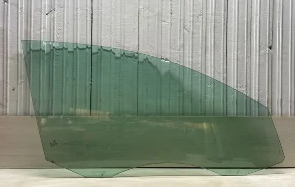 Volkswagen PASSAT B7 Front door window glass four-door 43R00082 A011404 DOT90M40AS2
