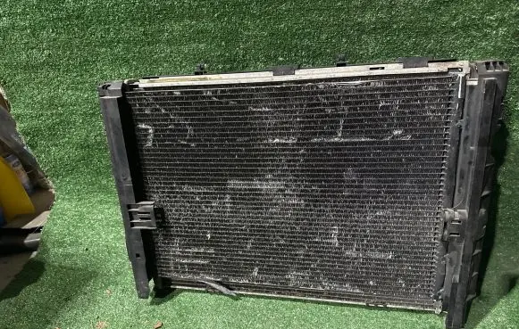 BMW 3 E90 E91 Coolant radiator 7563259 2648183
