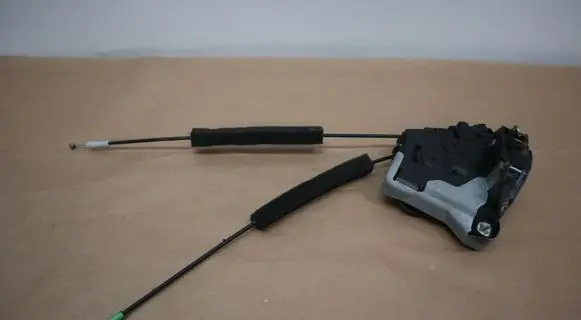 Lexus GS 300 350 430 450H Front door lock 6905030491