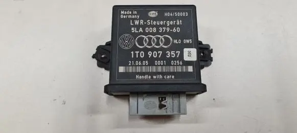 Skoda Octavia Mk2 (1Z) Light module LCM 1T0907357 5LA00837960