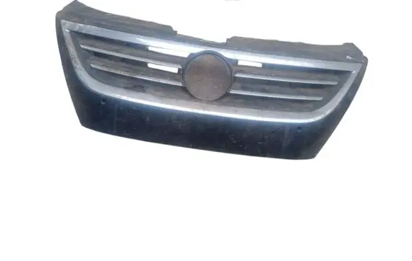 Volkswagen PASSAT CC Front grill 3C8