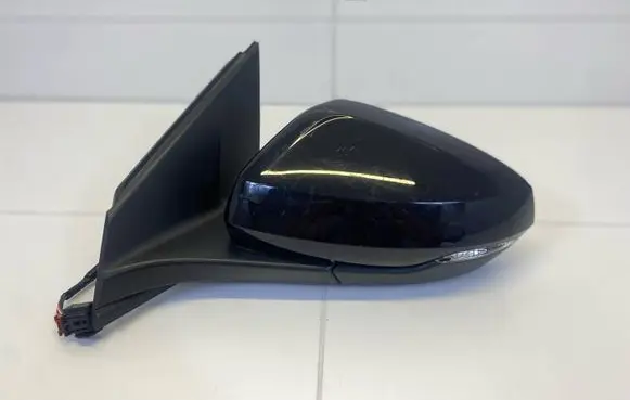 Volkswagen Polo Front door electric wing mirror 