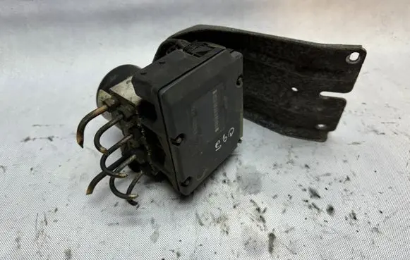 Volvo S60 ABS Pump 8619538 8619537 TKR1A31A42