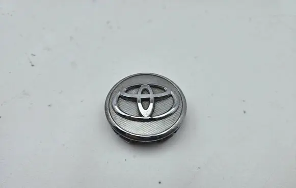 Toyota Prius (XW30) Original wheel cap 4260352110 52110 52130