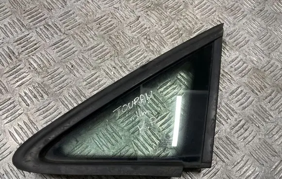 Volkswagen Touran II Front triangle window/glass 