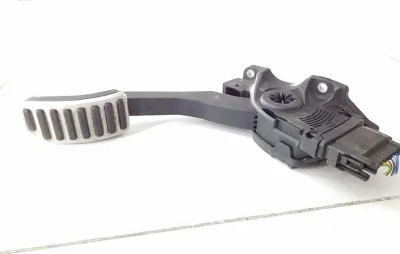 Volvo V60 Accelerator throttle pedal 31329373