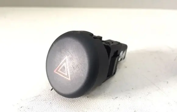 Nissan Juke I F15 Hazard light switch 06019