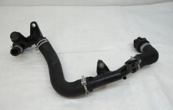 Engine coolant pipe/hose