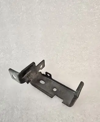 Volvo XC40 Fender mounting bracket 31469374