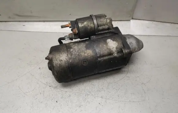 BMW 5 E39 Starter motor 2247391
