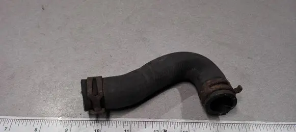 Volkswagen PASSAT B6 Engine coolant pipe/hose