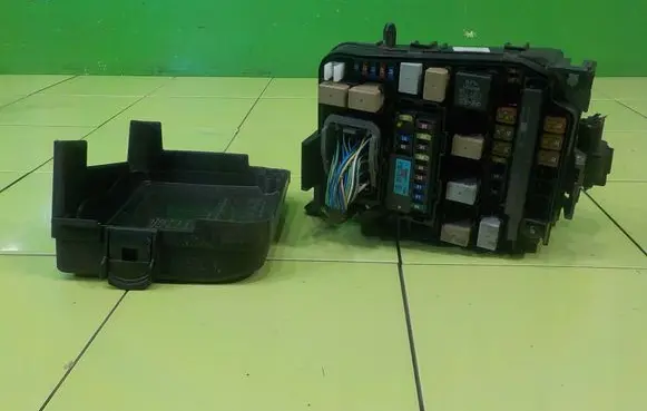 Hyundai i40 Fuse box set 912033Z560 BEZPIECZNIKOW