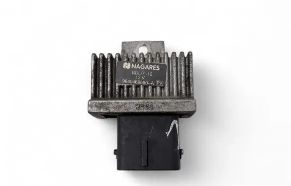 Nissan Qashqai+2 Glow plug pre-heat relay 9640469680