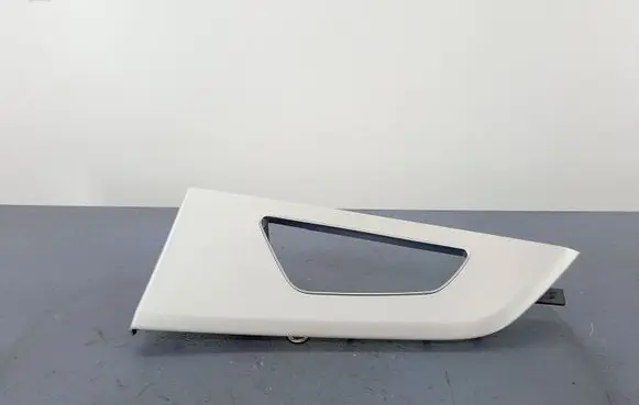 Audi Q7 4M Side skirt rear trim 4M8867450T