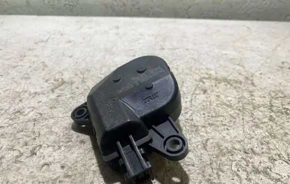 Chrysler Pacifica Air flap motor/actuator 04885465AA
