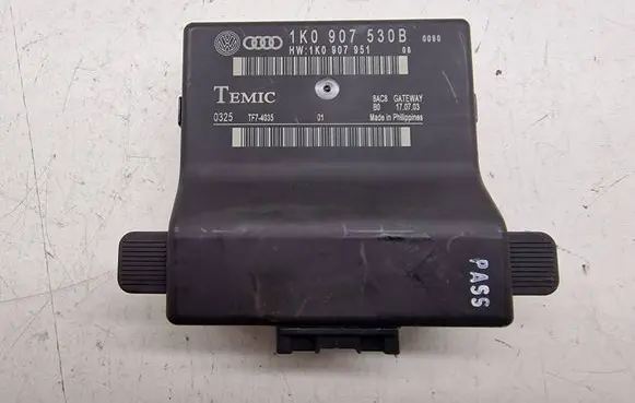 Audi A3 S3 8P Gateway control module 1K0907530B 1K0907951
