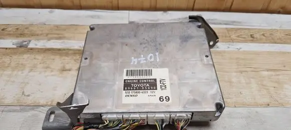 Toyota Avensis T250 Engine control unit/module 8966105690 1758006323 MB1758006323