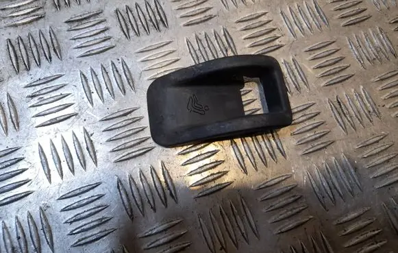 Volkswagen Touareg II ISOFIX cover 7P6887233A