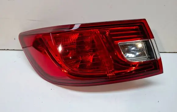 Renault Clio IV Rear/tail lights S27639432 265553752R