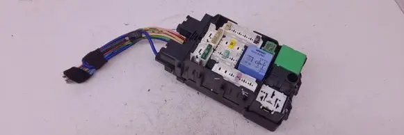 Peugeot 508 Fuse module 9665492680
