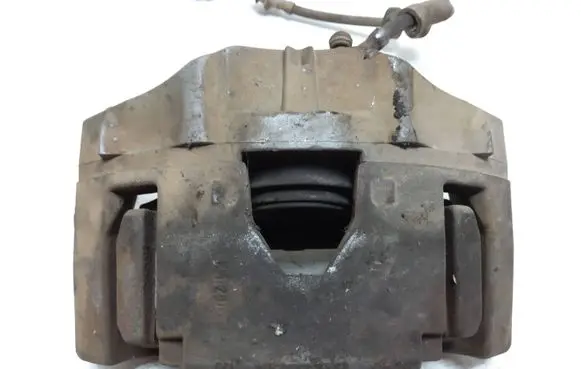 Volvo XC90 Front brake caliper 30657303