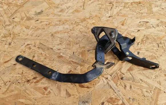 Volvo V70 Tailgate/trunk/boot hinge