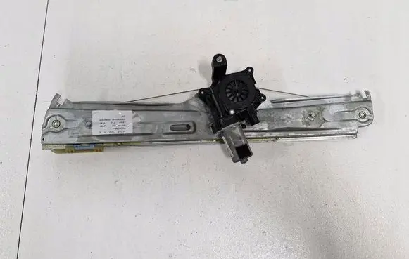 Fiat Tipo Front door window regulator with motor