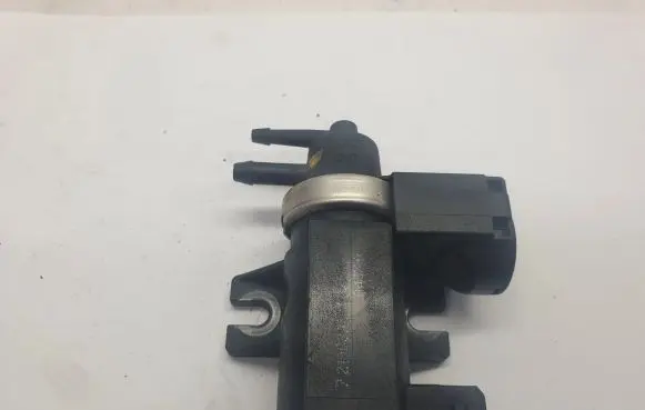 KIA Sorento Engine mount vacuum valve 72190319
