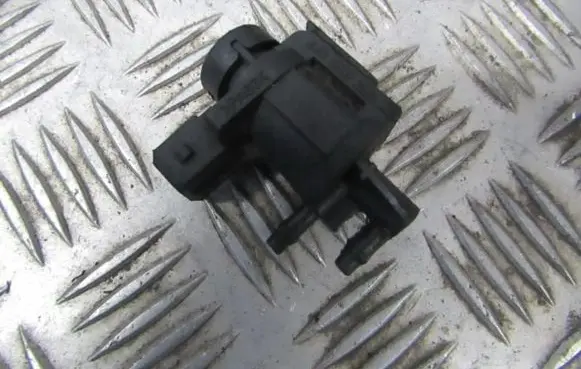Audi A4 S4 B6 8E 8H Turbo solenoid valve 1j0906283a
